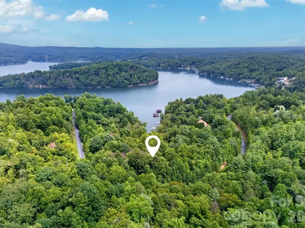 360 Harborside Dr, Nebo, NC 28761