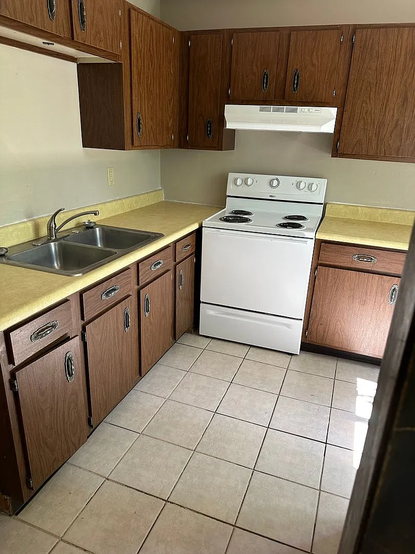 One Bedroom — Photo 3