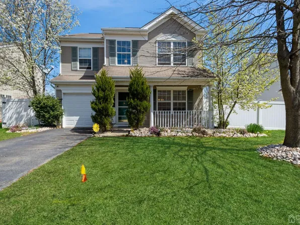 45 Devon Dr, East Brunswick, NJ 08816