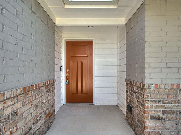 4th image of 2809 Gulliver St