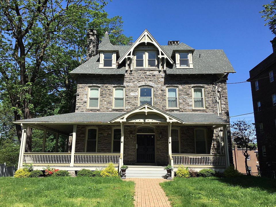 1st image of 109 Carpenter Ln