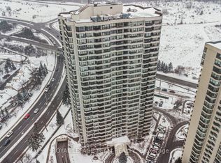 1510 Riverside Dr #401, Ottawa, ON K1G4X5