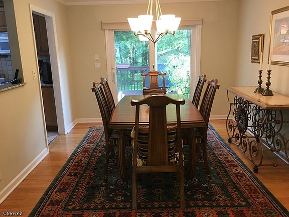 5th image of 4 Borden Pl