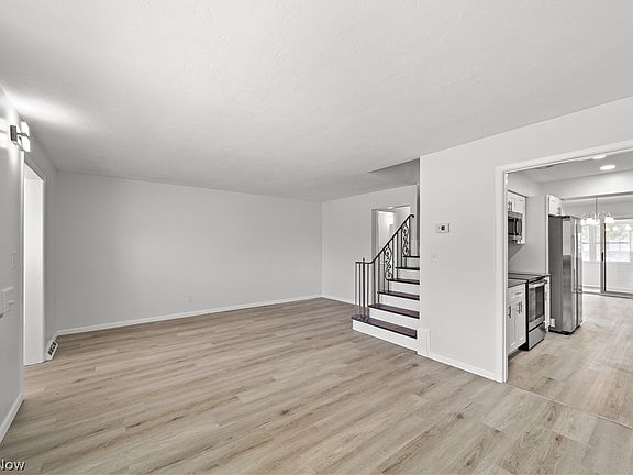 3rd image of 25415 Clubside Dr