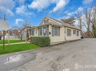 615 Newman Springs Rd, Lincroft, NJ 07738