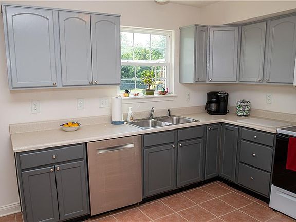 4th image of 6676 Amherst Way