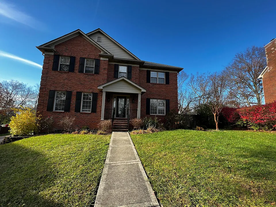 1100 Stowbridge Ln