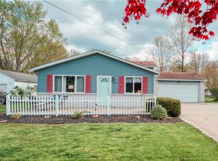 1073 Novak Rd, Grafton, OH 44044