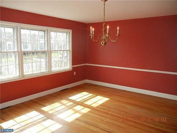 4th image of 25 N Cliffe Dr