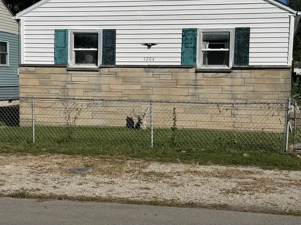3204 S Vine St, Muncie, IN 47302