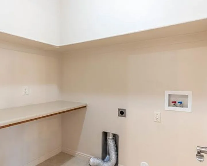 253 S 260 W — Photo 22