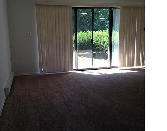 2nd image of 133 Candlewood Dr