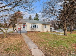 7903 Laurel St, Brighton, MI 48116