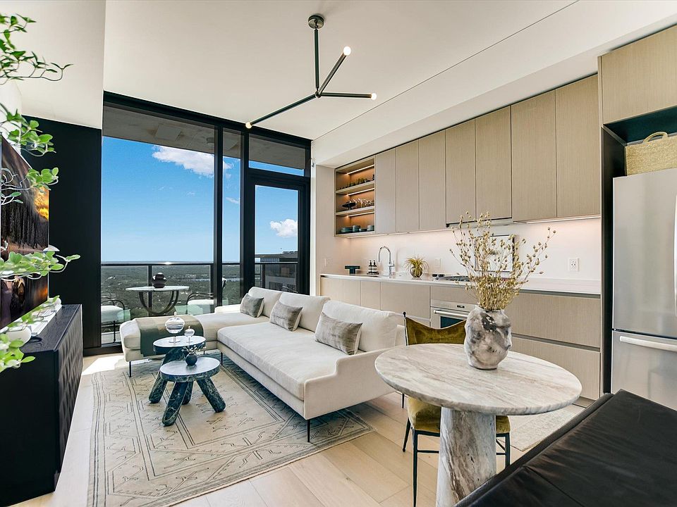 1st image of 610 Davis St #2607