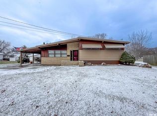 561 Columbus Ave, Galesburg, IL 61401