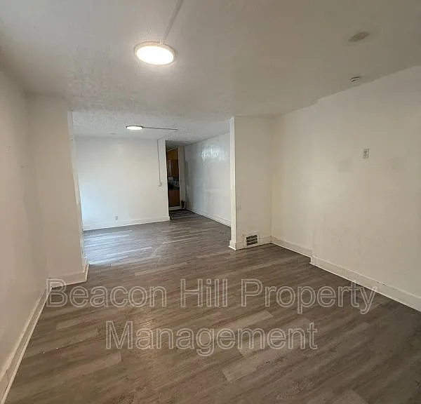 9904 North Blvd — Photo 4
