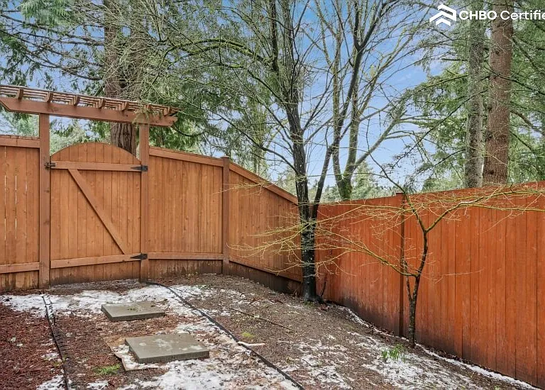 Fully Fenced