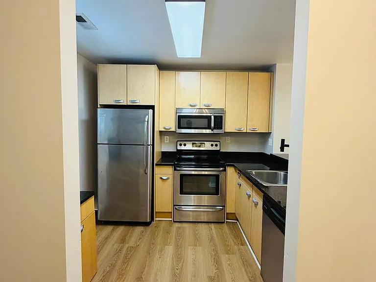 2 Leverington Ave #28 — Photo 9