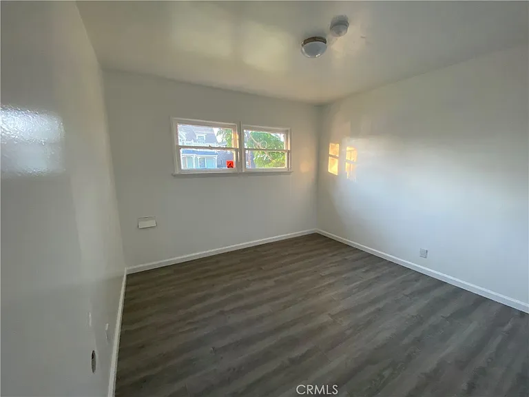 257 W 17th St — Photo 6