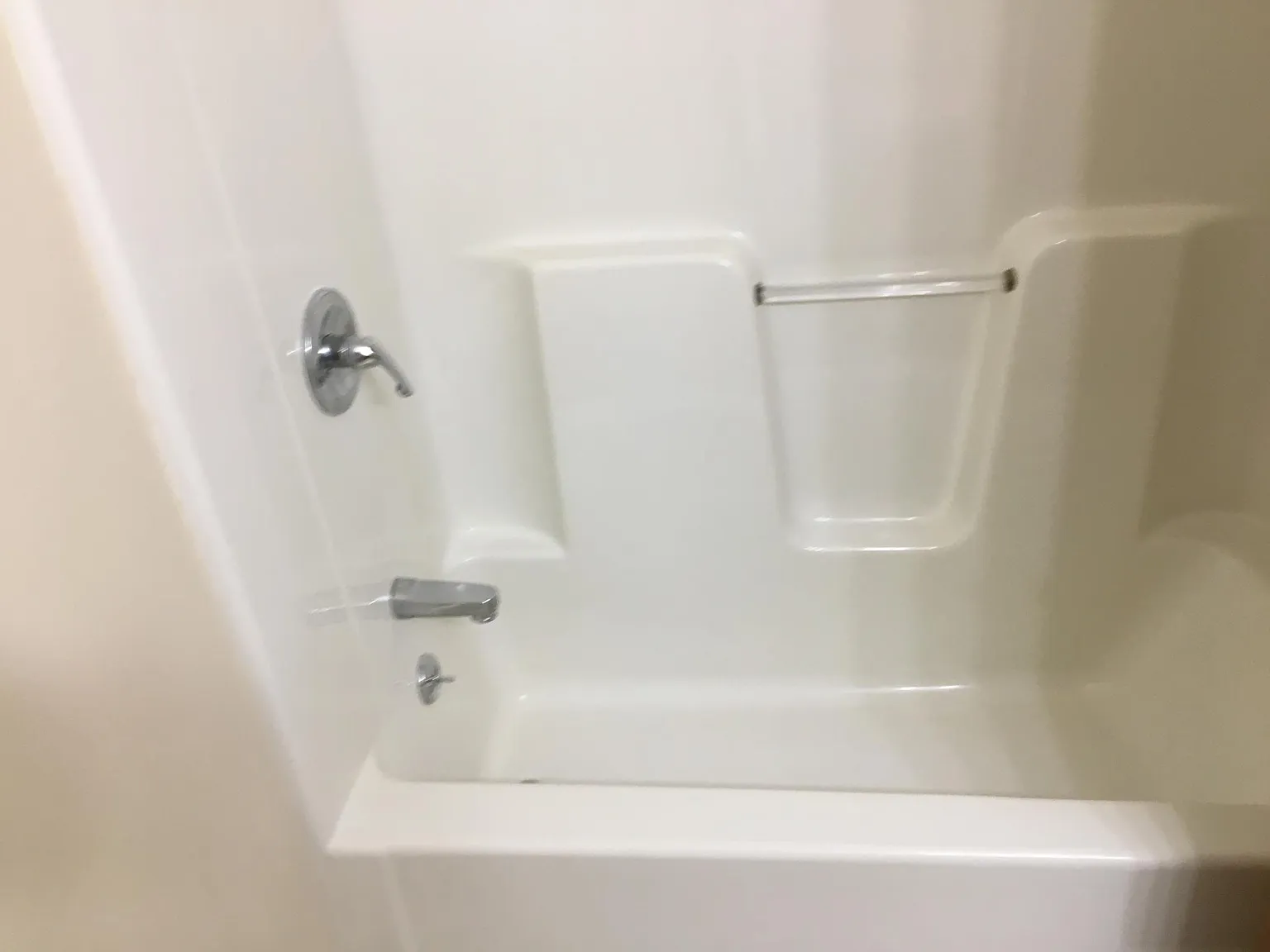 3 bed, $800 — Photo 1