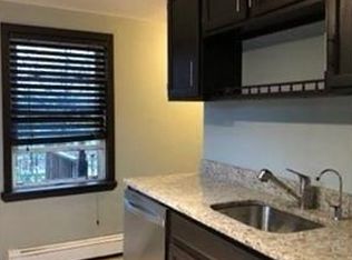 11 Beecher Pl #3, Newton Center, MA 02459