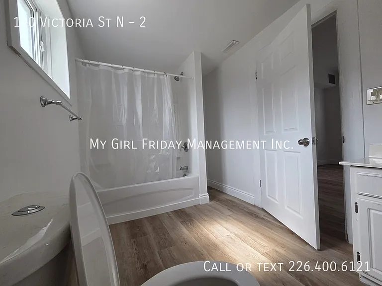 190 Victoria St N #2 — Photo 11