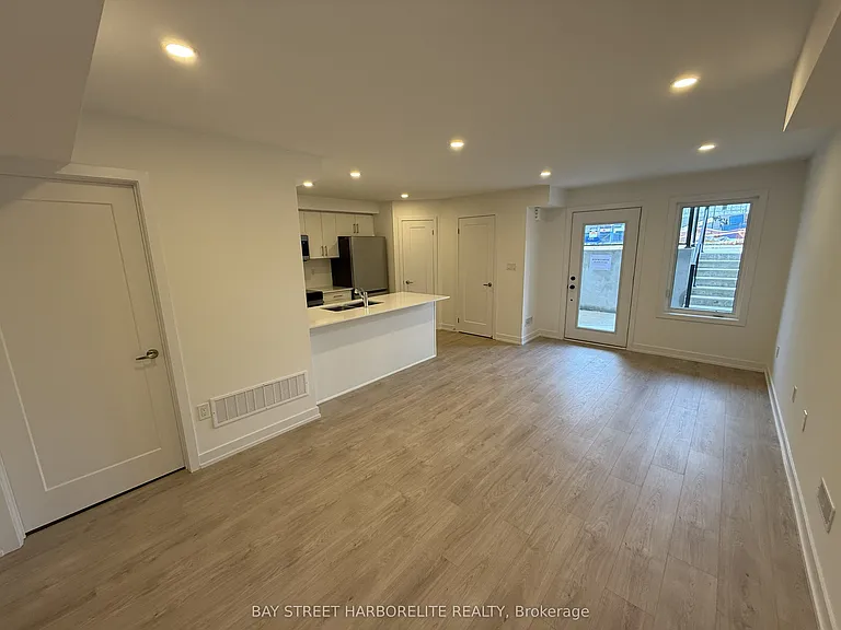42 Lowes Rd W #115 — Photo 2