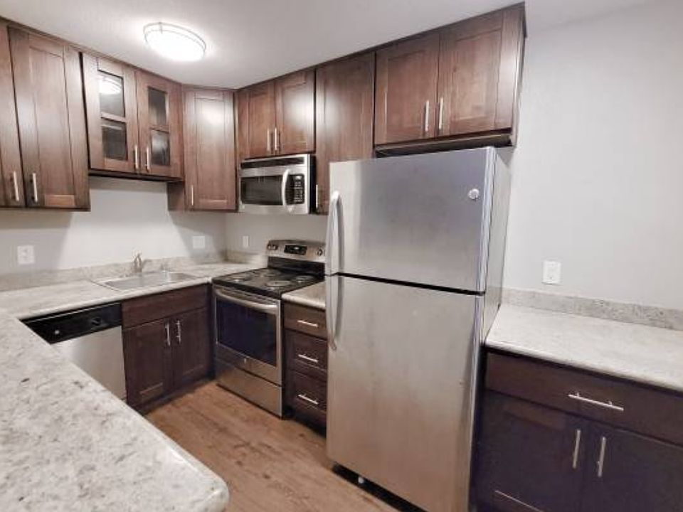 2nd image of 658 Cherry Way #3442e8fd5
