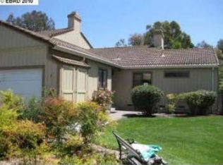 9 Tarn Ct, Hercules, CA 94547