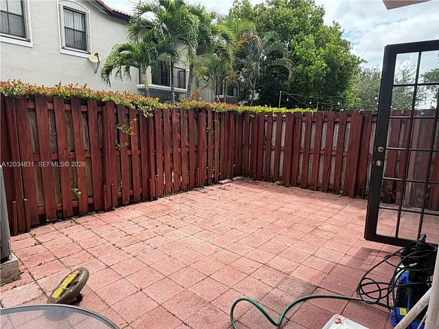 10383 NW 30th Ter — Photo 3