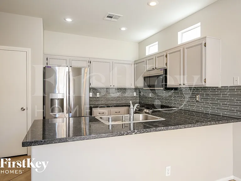 4508 Sunset Crater Ct — Photo 9