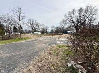 2673 W Lake Dr, Greenfield, IN 46140