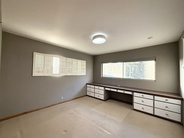 9721 Orangewood Ave — Photo 10