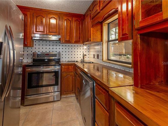 5th image of 5945 SE 159th Ct
