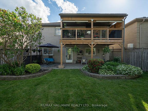 3rd image of 1044 Riddell Ave