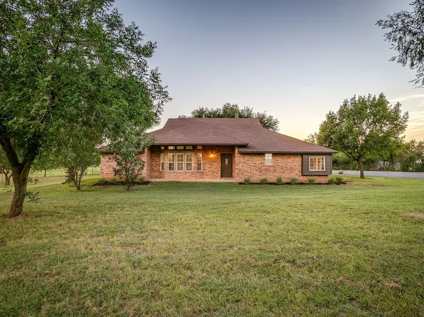 1560 Broad Valley Ct, Burleson, TX 76028