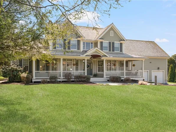 60 Schooner Dr, South Kingstown, RI 02879