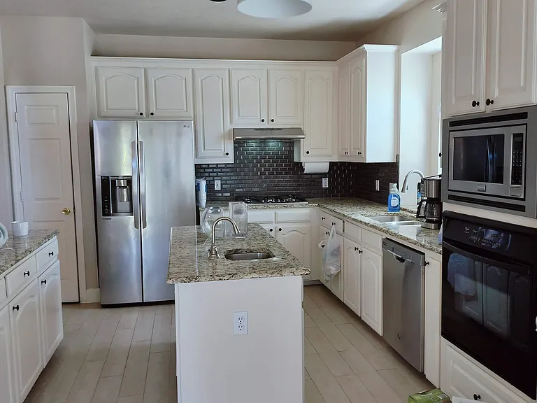 8001 Case Dr — Photo 47