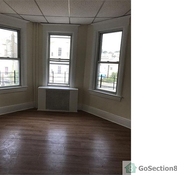 1st image of 9 Riverview Pl APT 2