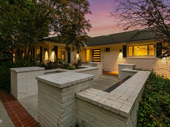 4th image of 4636 Vineta Ave