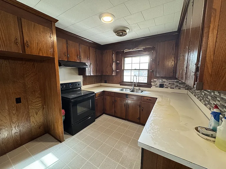 408 E Simmons Ave — Photo 5