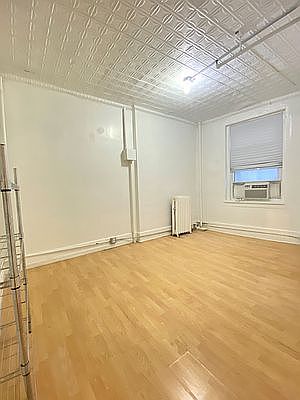 4th image of 27 W 27th