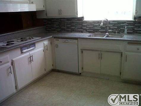 4th image of 8736 Oakdale Ave