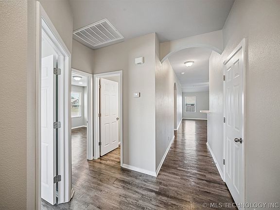 5th image of 11428 S 239th East Ave