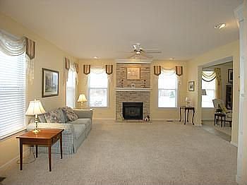 Spacious Family w/FP