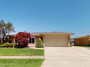 16403 Cederama Dr, Clinton Township, MI 48038