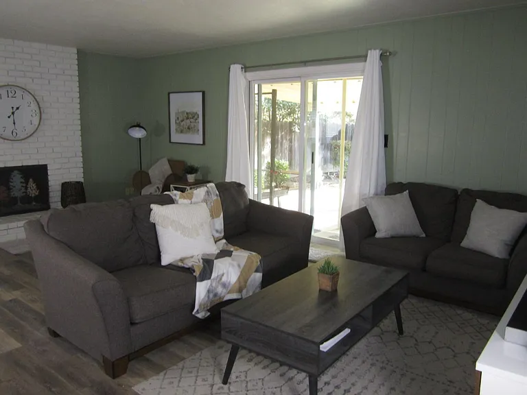 1031 W Fremont Ave — Photo 4