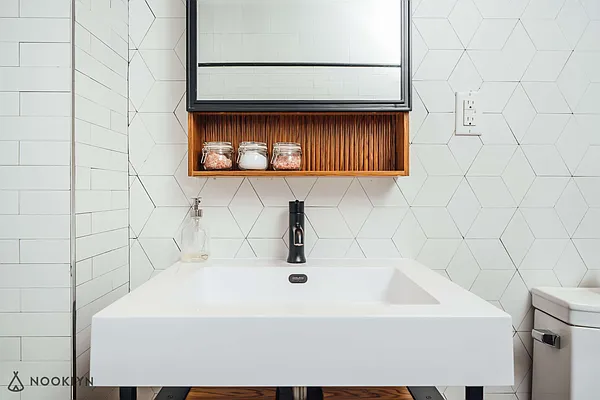 Rented by Nooklyn NYC LLC | media 86