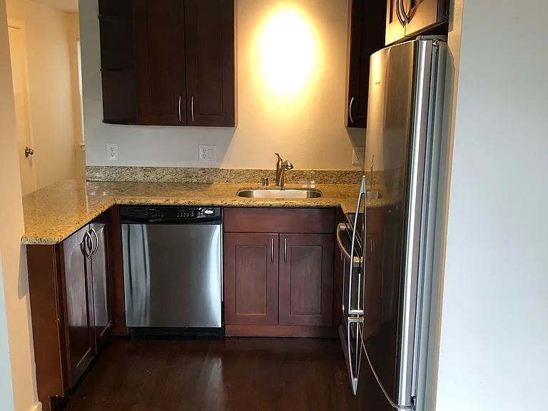 2635 Franklin Ave E #B — Photo 2