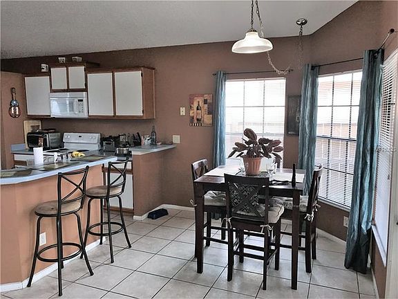 4th image of 2879 Burwood Ave